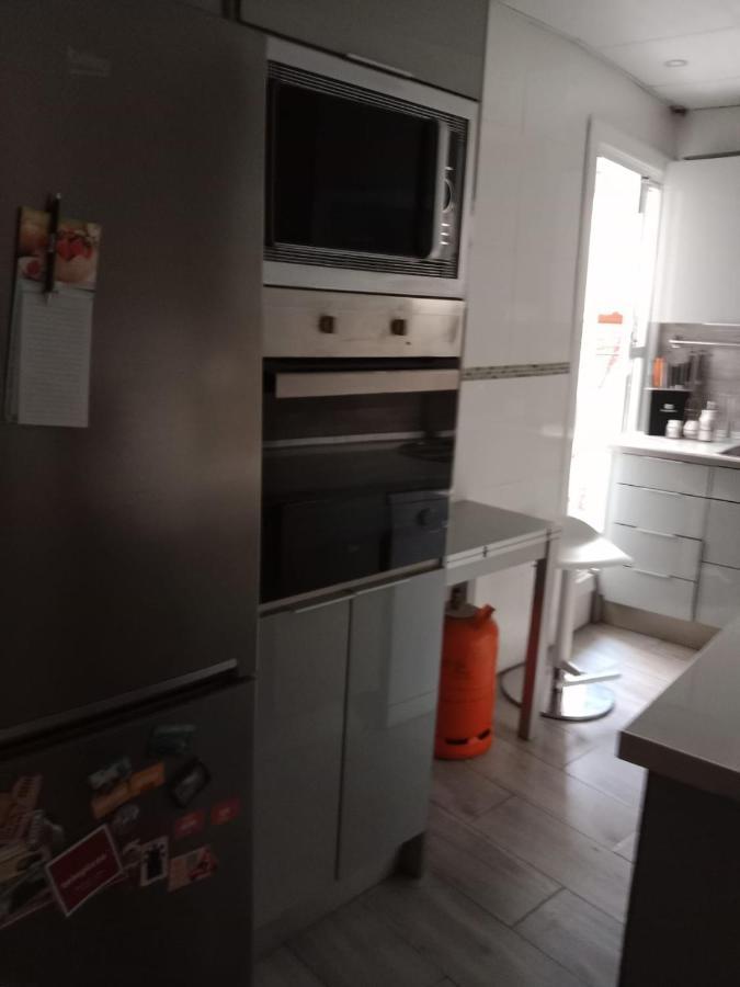 Habitación Privada Con Cocina Salón Y Terraza Piso Compartido *