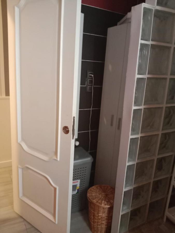 Habitación Privada Con Cocina Salón Y Terraza Piso Compartido *