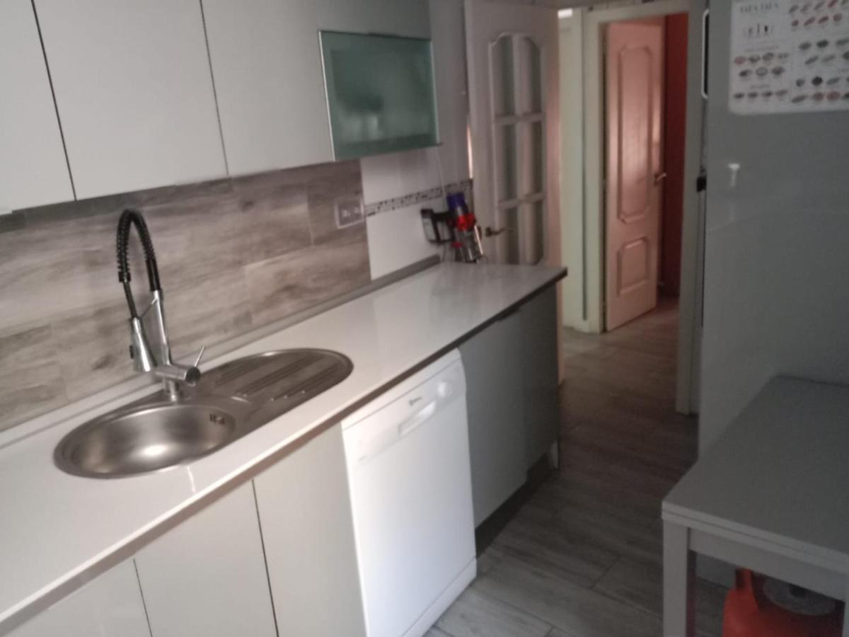 Habitación Privada Con Cocina Salón Y Terraza Piso Compartido * Tarragona
