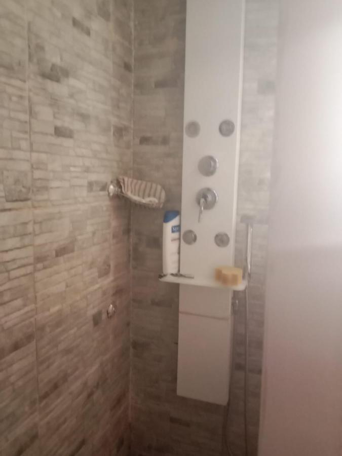 Habitación Privada Con Cocina Salón Y Terraza Piso Compartido Apartamento *